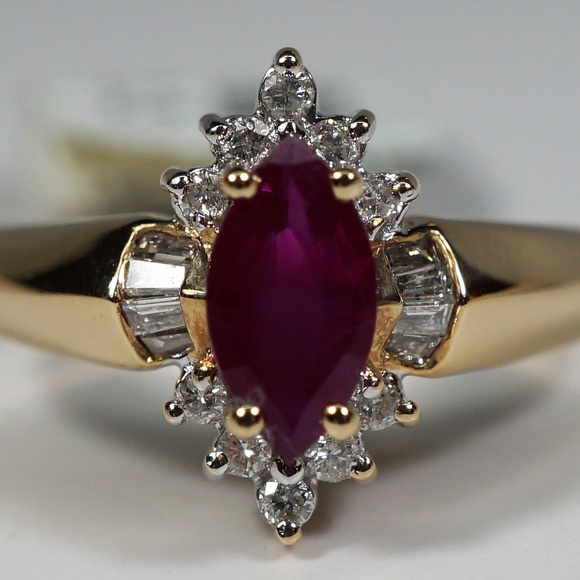 14KY Gold Ruby & Diamond ring - Picture 2 of 5
